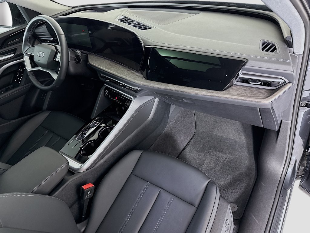 Certified 2025 Audi Q5 Premium Plus w/ Premium Plus AWD/4WD image 18