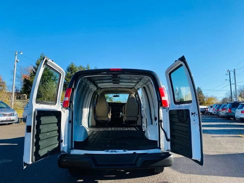 Used 2018 Chevrolet Express 2500 Extended w/ Driver Convenience Package image 17