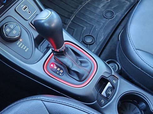 Used 2019 Jeep Compass Trailhawk w/ Cold Weather Group image 30