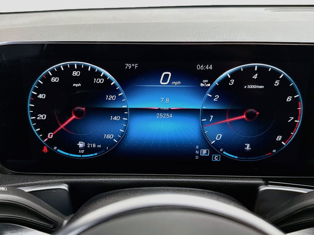 Used 2023 Mercedes-Benz GLB 250 image 33