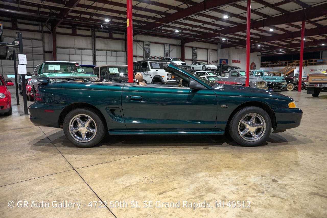 Used 1994 Ford Mustang GT RWD image 10