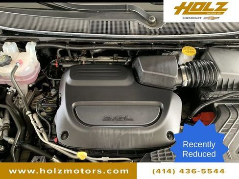 Used 2024 Chrysler Pacifica Touring-L image 16