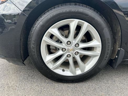 Used 2017 Chevrolet Malibu Hybrid w/ Leather Package image 5