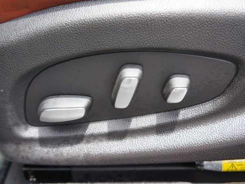 Used 2016 Cadillac XTS Premium image 19