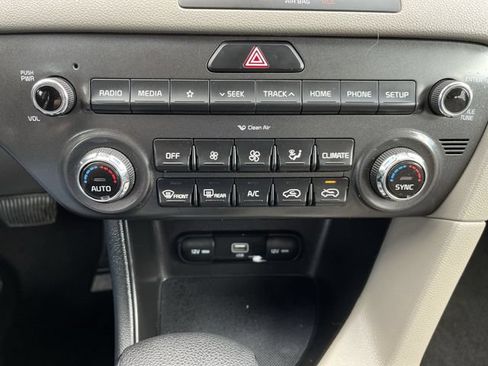 Used 2020 Kia Sportage LX w/ LX Popular Package FWD image 18