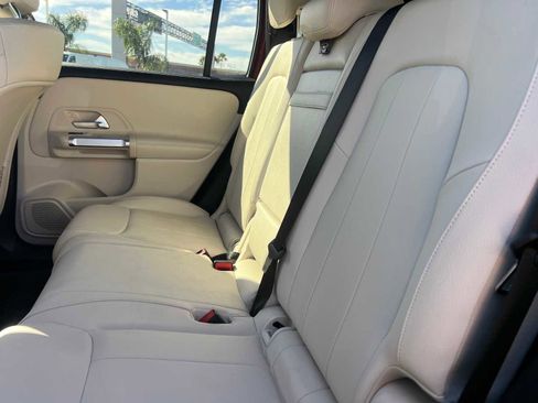 Used 2025 Mercedes-Benz GLB 250 image 22