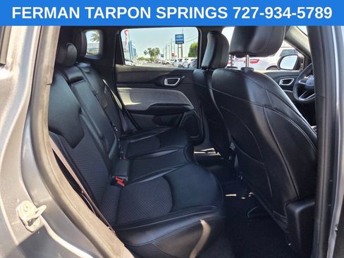 Used 2024 Jeep Compass Latitude AWD/4WD image 19