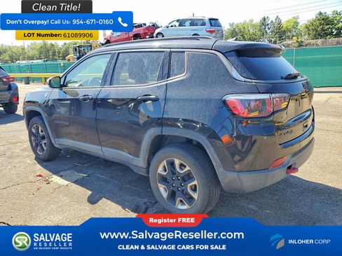 Used 2017 Jeep Compass Trailhawk w/ Leather Interior Group AWD/4WD image 3
