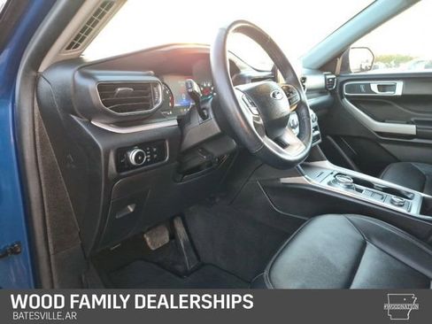 Used 2023 Ford Explorer XLT w/ Equipment Group 202A image 10