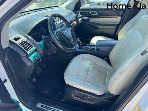 Used 2017 Ford Explorer Platinum AWD/4WD image 9