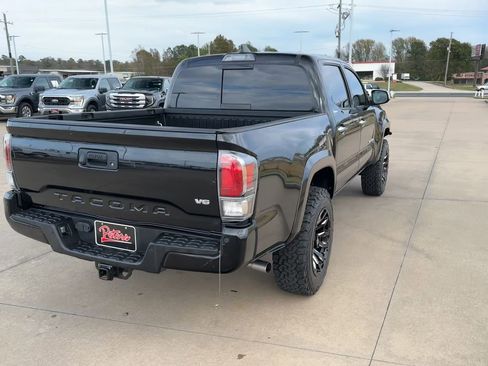 Used 2022 Toyota Tacoma Limited image 7