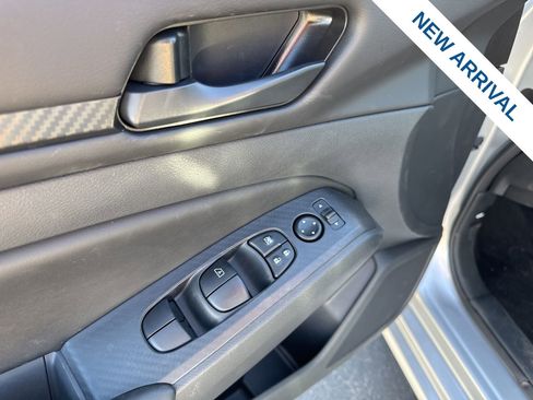 Used 2024 Nissan Altima 2.5 SV image 19