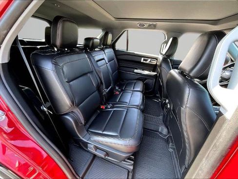 Certified 2023 Ford Explorer XLT w/ Equipment Group 202A AWD/4WD image 25