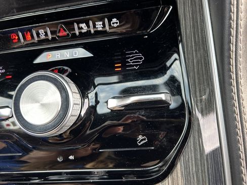 Used 2022 Jeep Wagoneer Series III w/ Premium Group I image 37