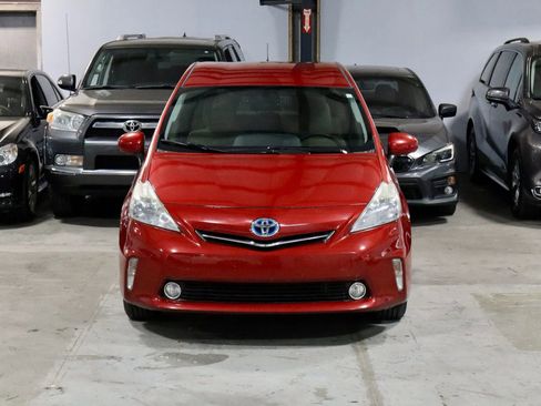 Used 2013 Toyota Prius V Five image 3