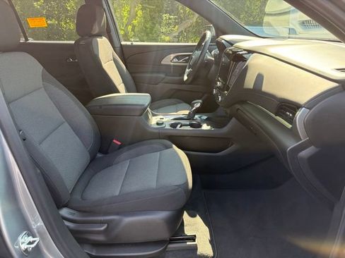 Certified 2023 Chevrolet Traverse LT w/ Midnight/Sport Edition AWD/4WD image 17