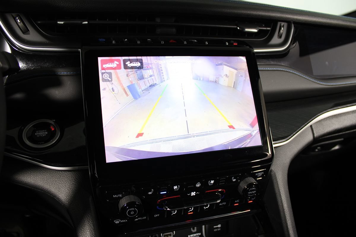 Used 2023 Jeep Grand Cherokee Trailhawk AWD/4WD image 25