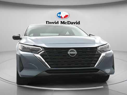 Used 2025 Nissan Sentra SR w/ SR Premium Package FWD image 29