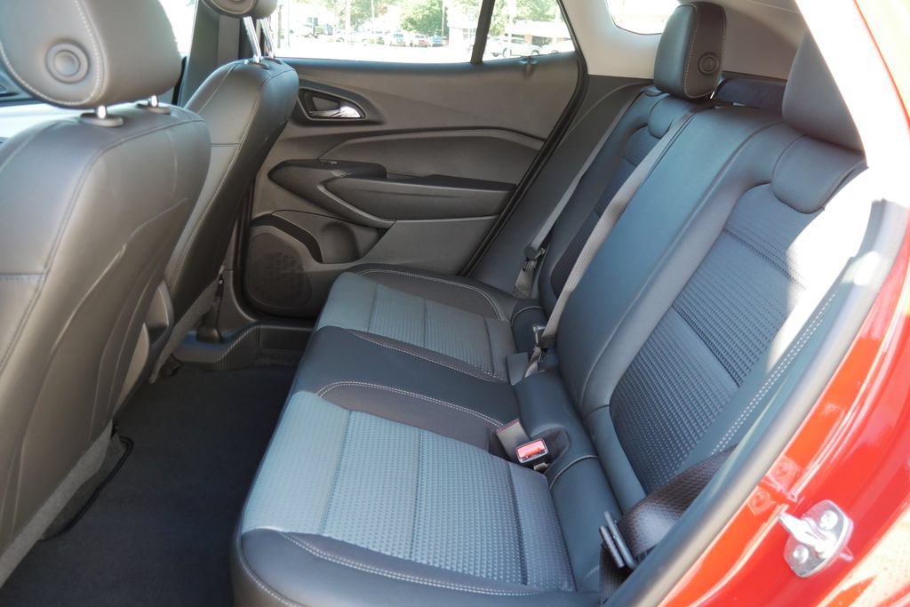 New 2026 Chevrolet Trax LT w/ Driver Confidence Package FWD image 14