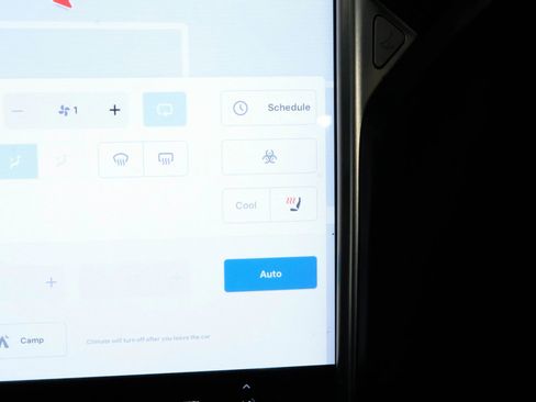 Used 2016 Tesla Model X P90D image 24