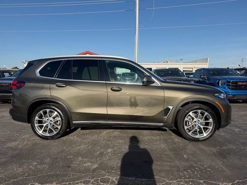 Used 2024 BMW X5 xDrive40i w/ Premium Package AWD/4WD image 4
