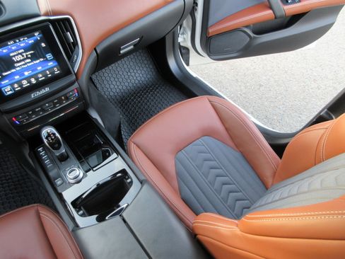 Used 2017 Maserati Ghibli S Q4 image 19
