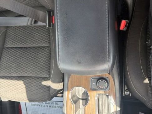 Used 2017 GMC Acadia SLE w/ Driver Alert Package I AWD/4WD image 36
