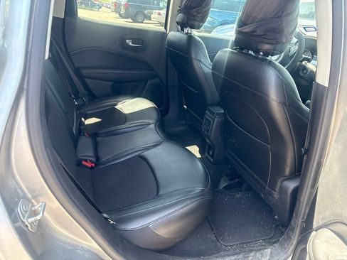 Used 2021 Jeep Compass Latitude FWD image 5