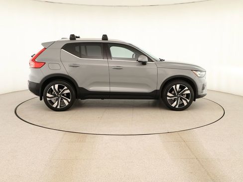 Used 2024 Volvo XC40 B5 Ultimate w/ Protection Package Premier AWD/4WD image 8