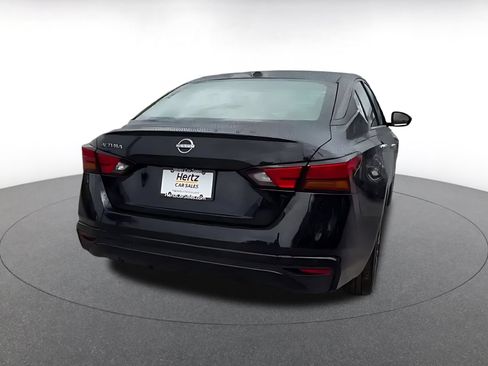 Used 2025 Nissan Altima 2.5 SV FWD image 14