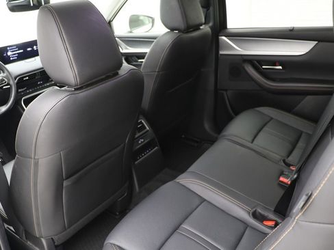 Used 2024 MAZDA CX-90 3.3 Turbo w/ Preferred Plus image 11