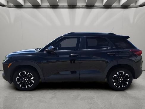 Used 2021 Chevrolet TrailBlazer LT FWD image 2