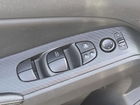 Used 2025 Nissan Altima 2.5 SV image 5