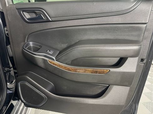 Used 2017 Chevrolet Suburban LT image 26