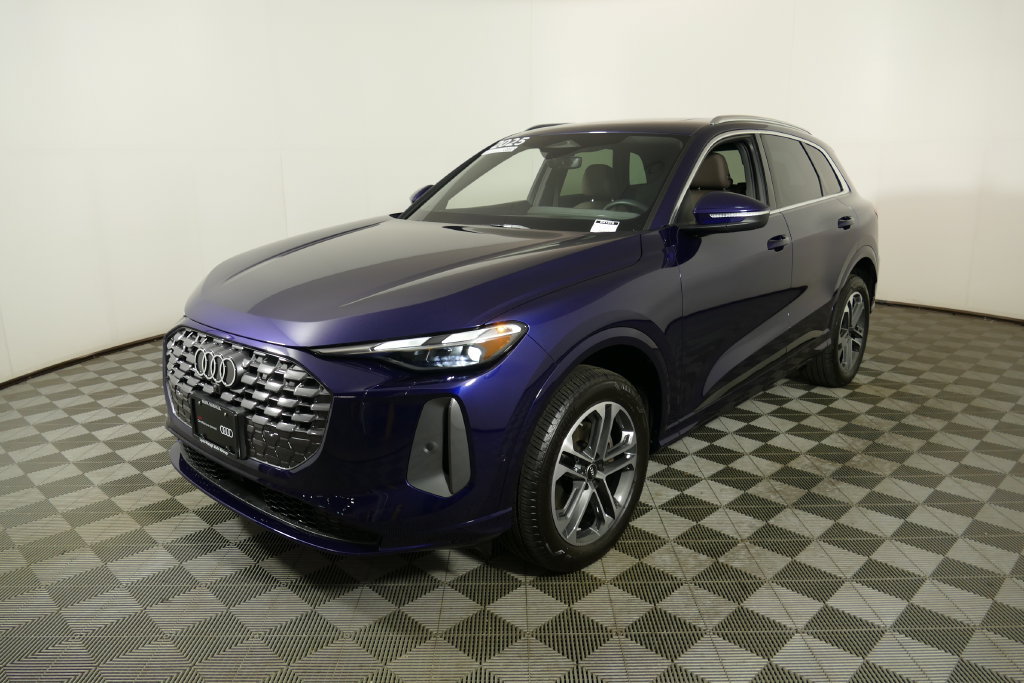 Certified 2025 Audi Q5 Premium AWD/4WD image 7