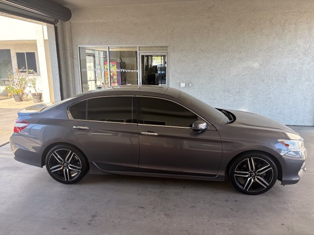 Used 2016 Honda Accord Touring image 2