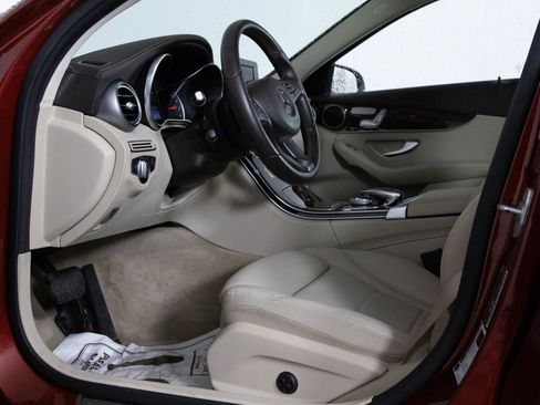 Used 2016 Mercedes-Benz C 300 4MATIC Sedan image 18