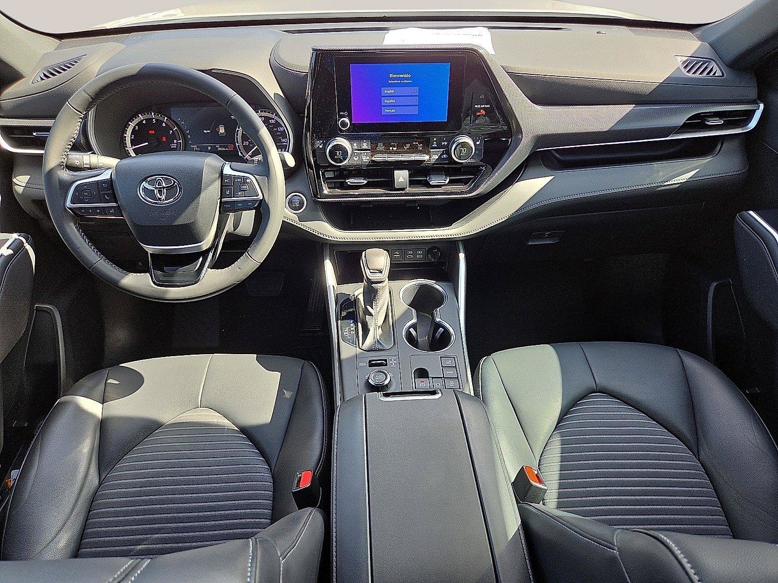 Used 2024 Toyota Highlander XSE AWD/4WD image 15