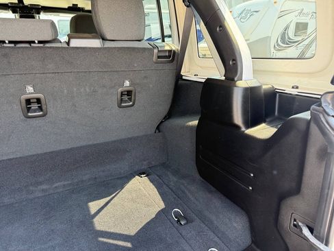 Used 2025 Jeep Wrangler Unlimited Sahara AWD/4WD image 32