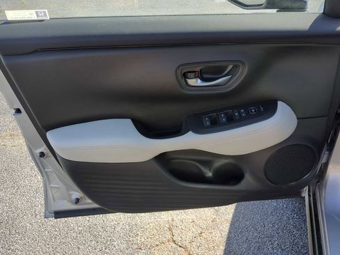 New 2026 Honda HR-V LX image 11