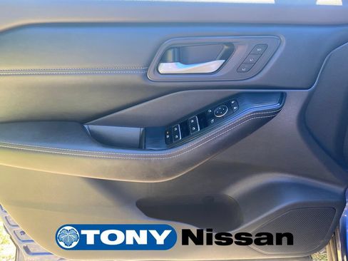 Used 2023 Nissan Rogue SL w/ SL Premium Package FWD image 30