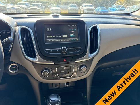 Used 2018 Chevrolet Equinox LS image 16