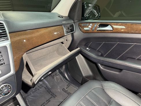 Used 2016 Mercedes-Benz GL 450 4MATIC w/ Premium I Package image 44