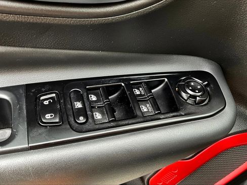 Used 2022 Jeep Renegade Trailhawk image 34