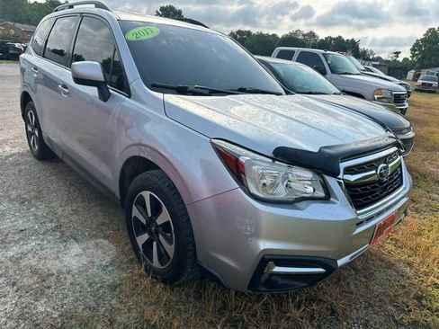 Used 2017 Subaru Forester 2.5i Premium AWD/4WD image 3