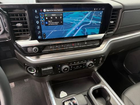 Used 2025 Chevrolet Silverado 1500 LTZ AWD/4WD image 20