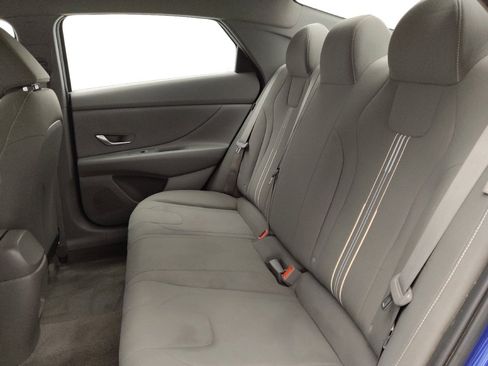 Used 2024 Hyundai Elantra SEL image 18