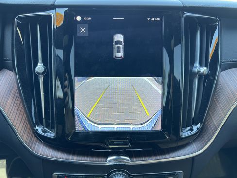 Used 2023 Volvo XC60 B5 Ultimate w/ Climate Package image 25