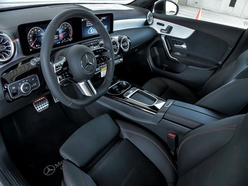 Certified 2025 Mercedes-Benz CLA 250 4MATIC image 11