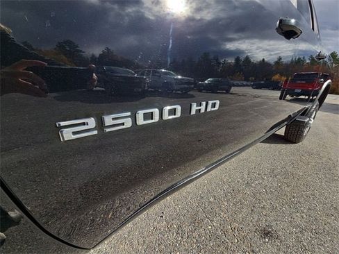 Used 2022 Chevrolet Silverado 2500 LT w/ Snow Plow Prep/Camper Package image 33